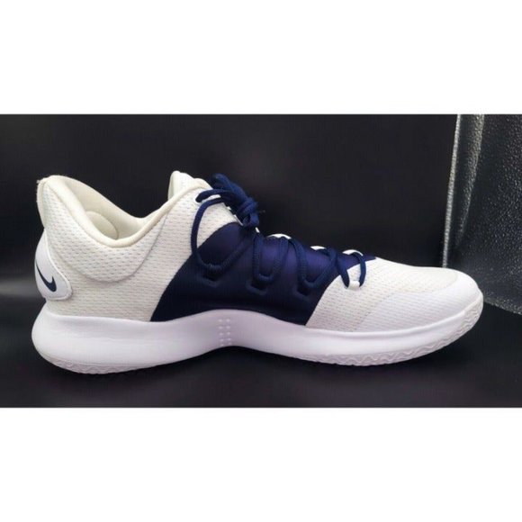Athletic_Shoes